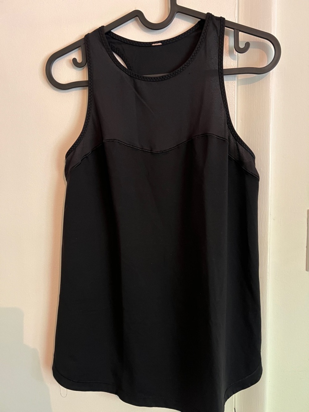 Lululemon Sculpt Tank I – Black – Size 6 – High Neck Open Back Spin Tank